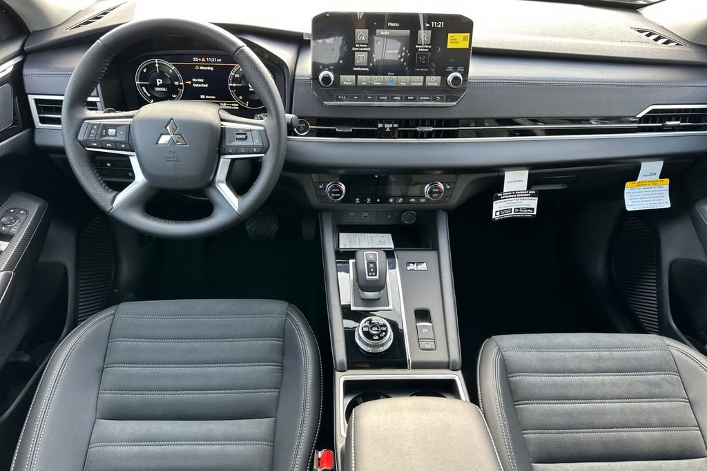 New 2025 Mitsubishi Outlander SE image 14