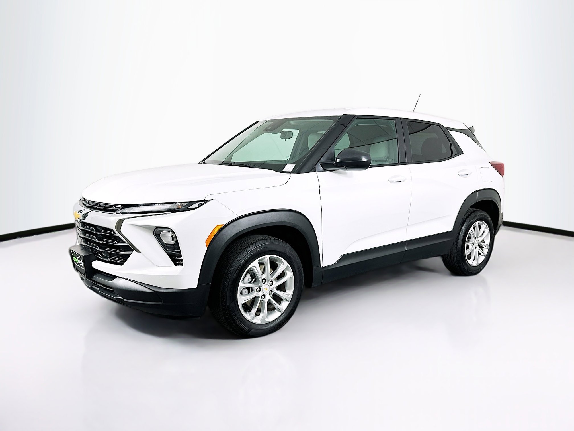 Used 2025 Chevrolet TrailBlazer LS w/ LS Convenience Package image 3