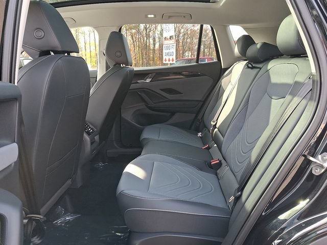New 2026 Volkswagen Tiguan SE w/ Panoramic Sunroof Package AWD/4WD image 6