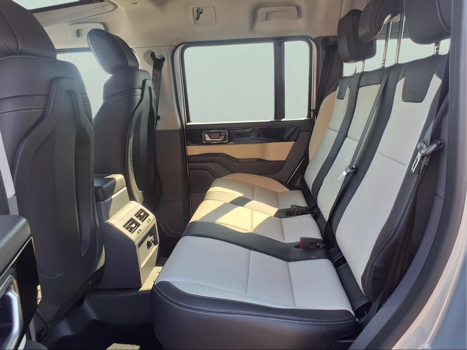 New 2025 INEOS Grenadier Station Wagon AWD/4WD image 9