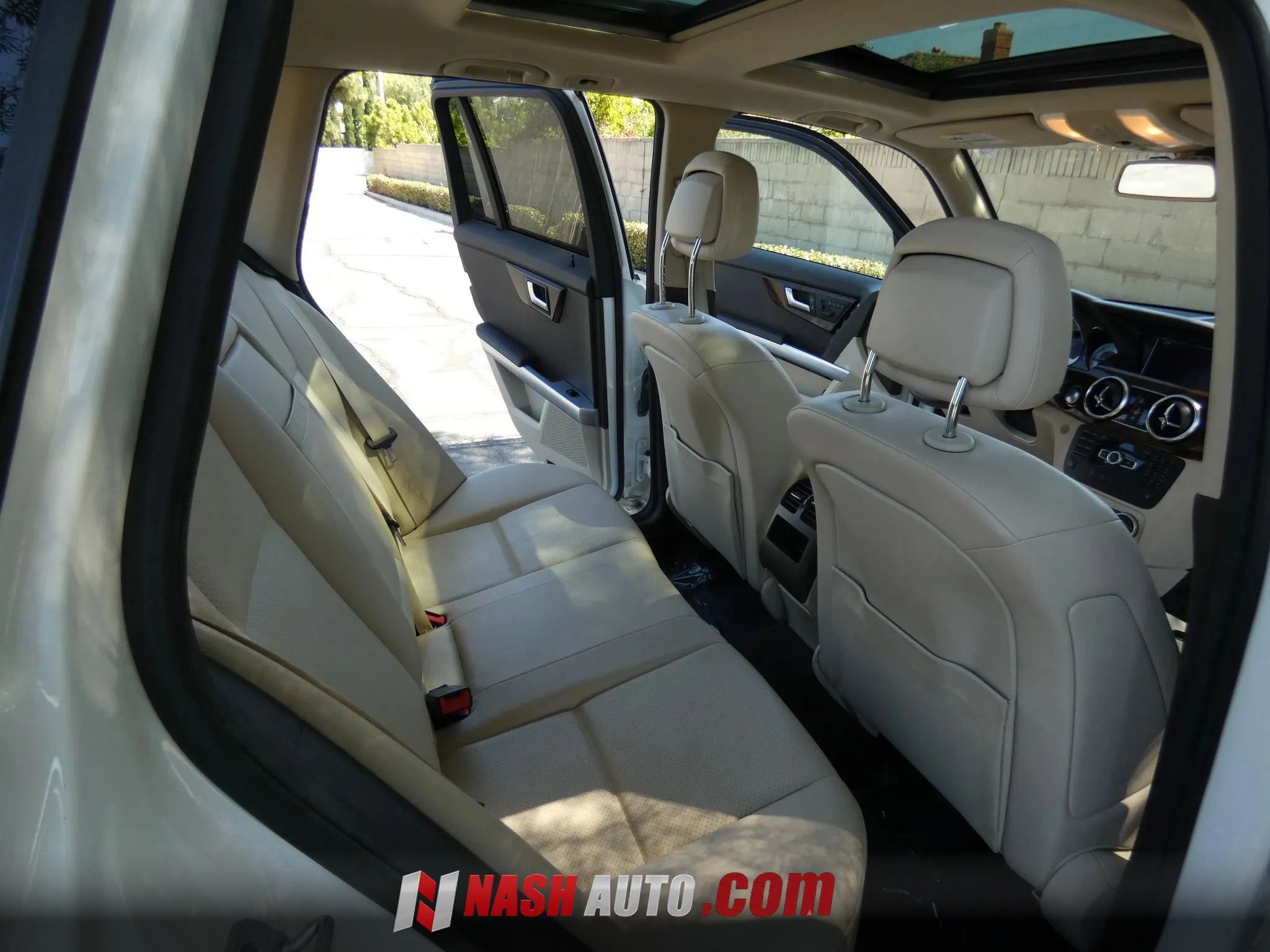 Used 2015 Mercedes-Benz GLK 350 2WD image 28