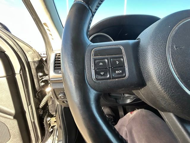 Used 2012 Jeep Grand Cherokee Laredo w/ Laredo E Group image 14