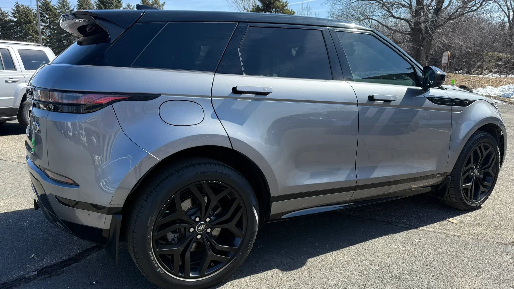 Used 2020 Land Rover Range Rover Evoque R-Dynamic SE image 11