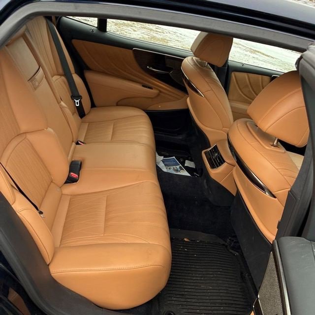 Used 2022 Lexus LS 500 AWD image 9