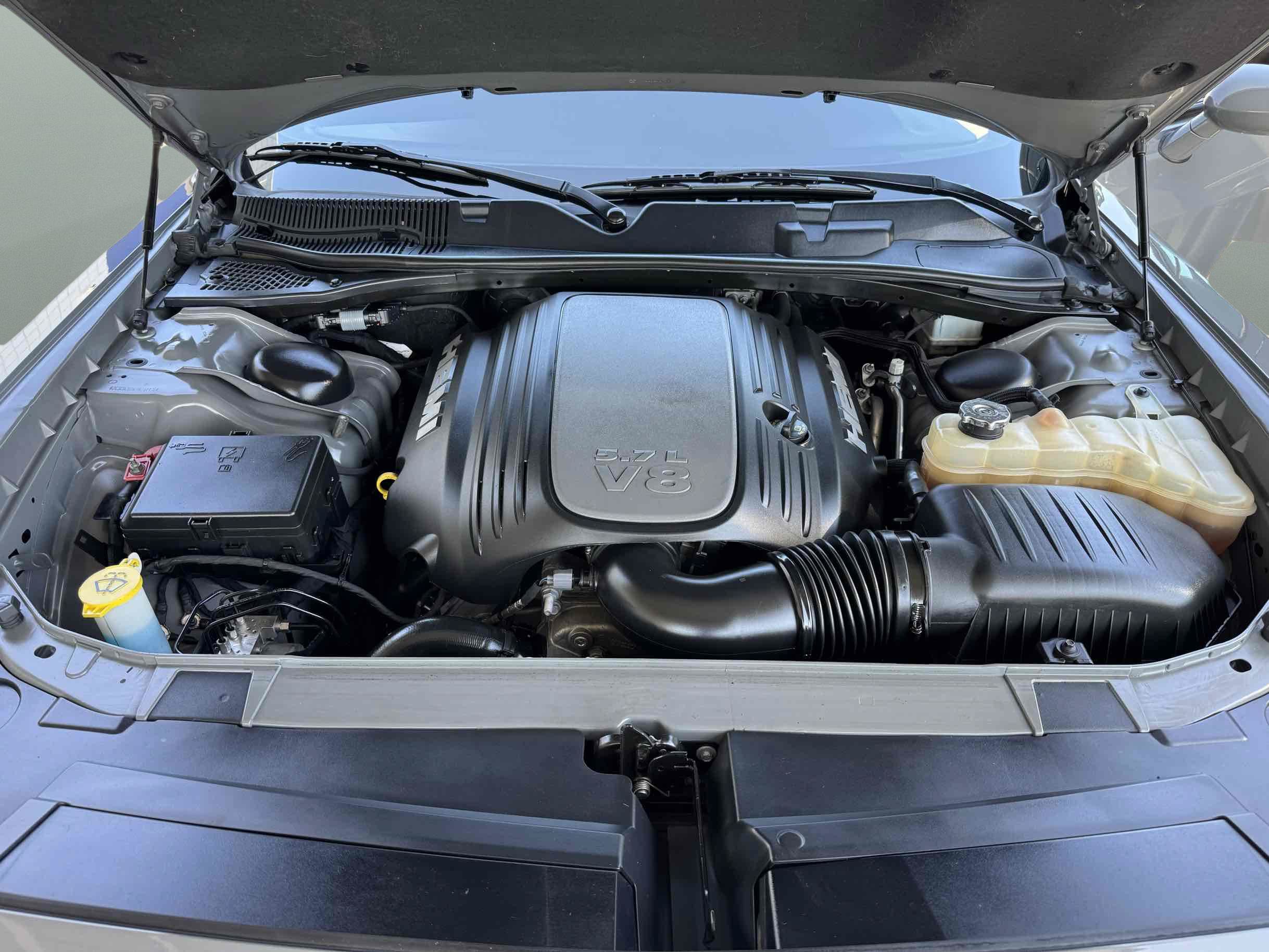 Used 2018 Dodge Challenger R/T RWD image 17