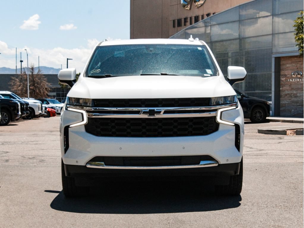 Used 2022 Chevrolet Suburban LS RWD image 2