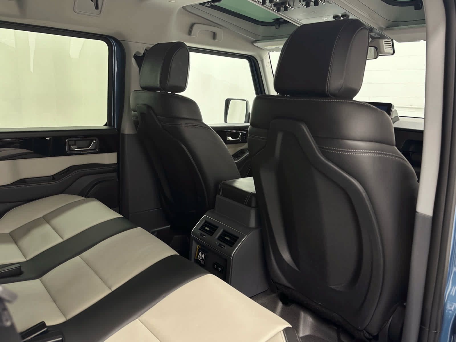 Used 2024 INEOS Grenadier Station Wagon AWD/4WD image 19