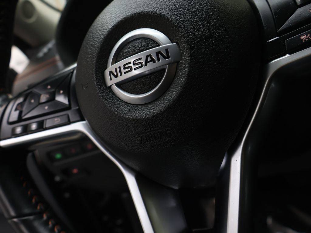 Used 2023 Nissan Sentra SR w/ Midnight Edition Package FWD image 21