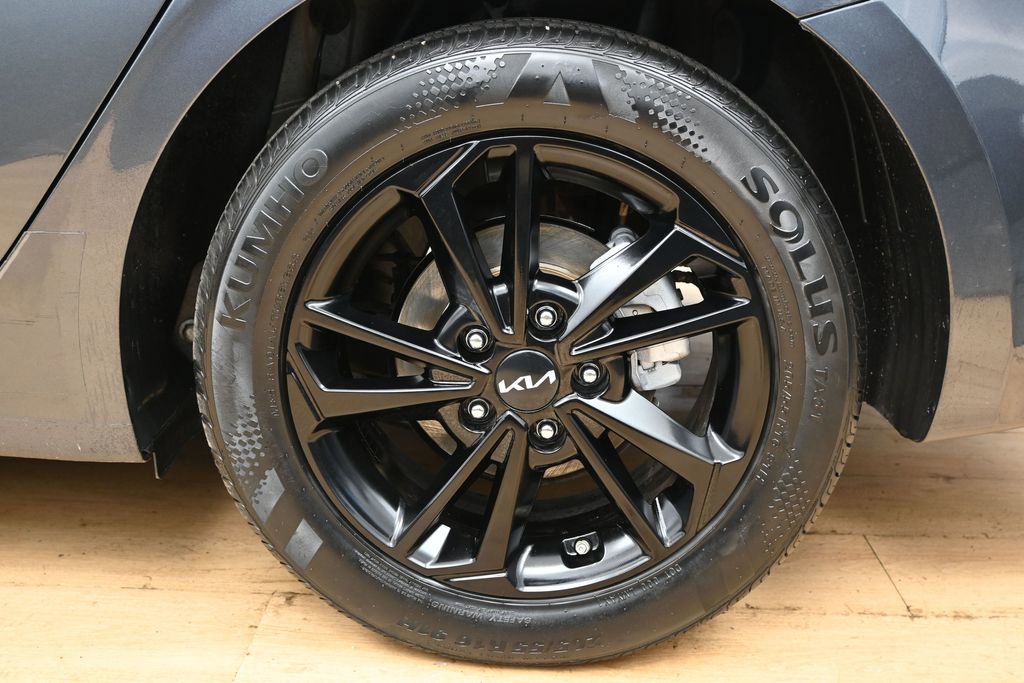 Used 2024 Kia Forte LXS FWD image 12