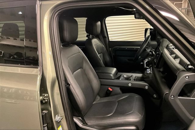 Certified 2025 Land Rover Defender 130 X-Dynamic SE AWD/4WD image 6