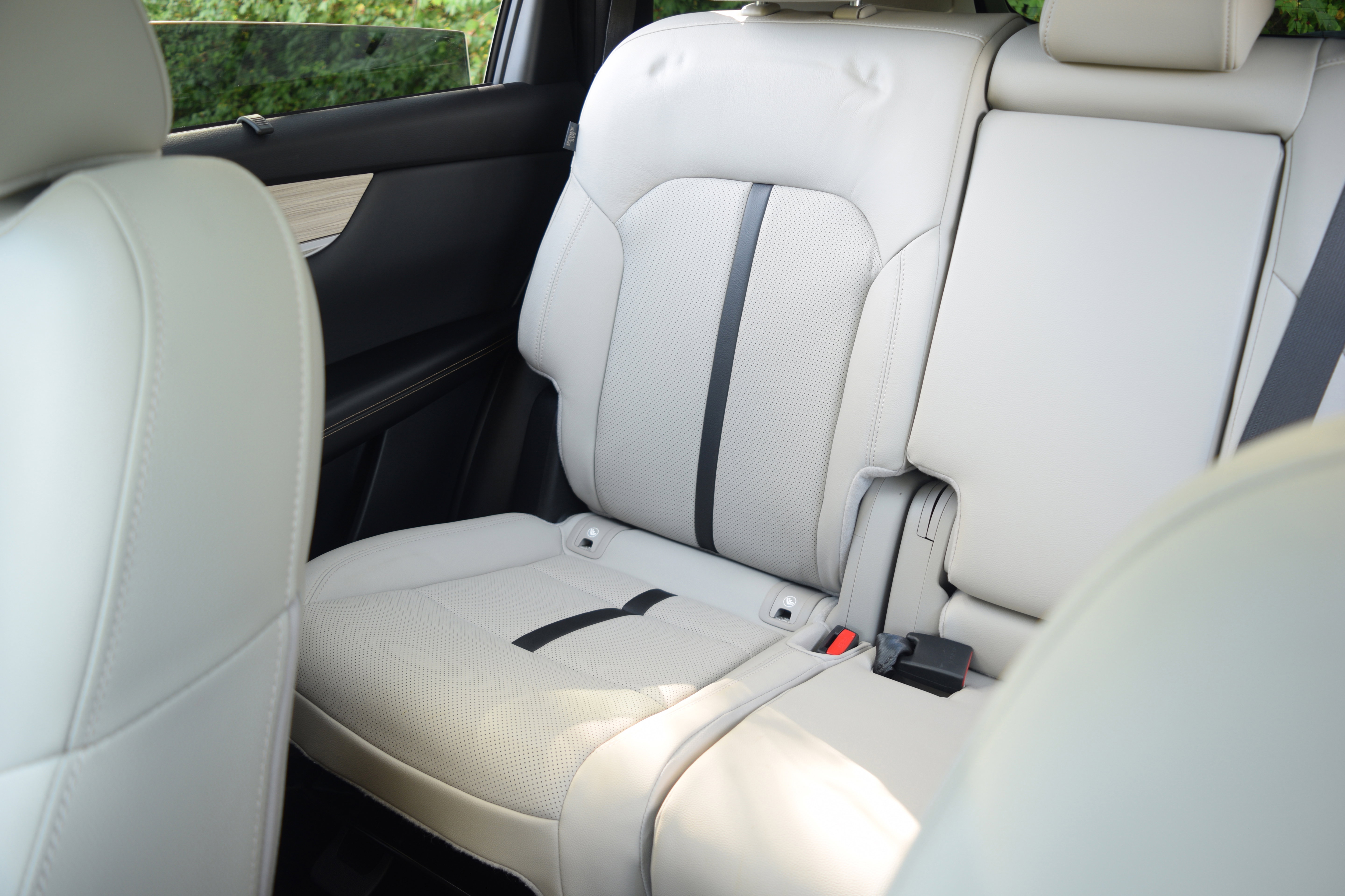 Used 2025 MAZDA CX-70 Plug-In Hybrid w/ Premium Pkg image 15