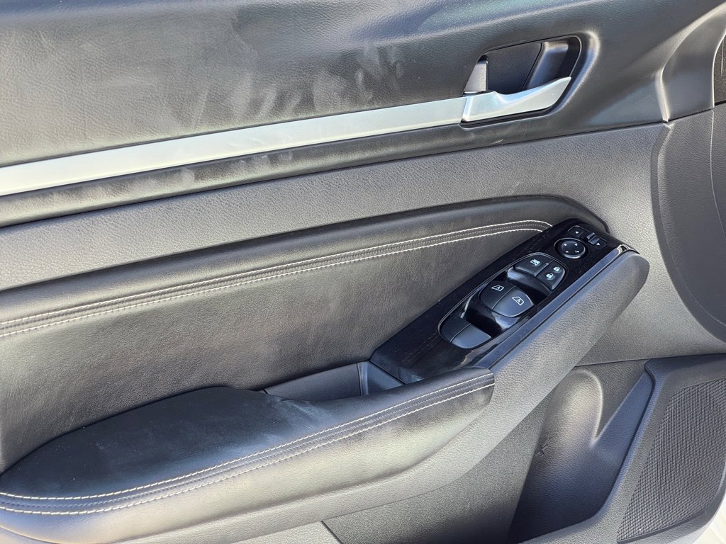 Used 2022 Nissan Altima 2.5 SL FWD image 9