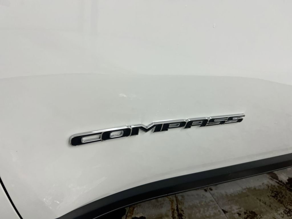 New 2026 Jeep Compass Limited image 25