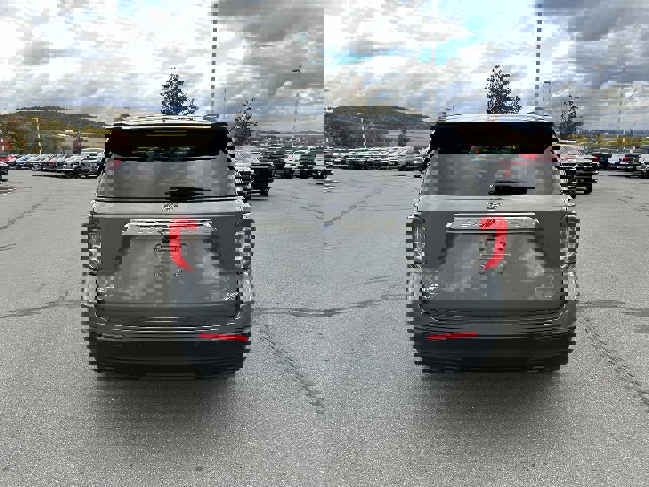 Used 2023 Ford Explorer XLT image 6