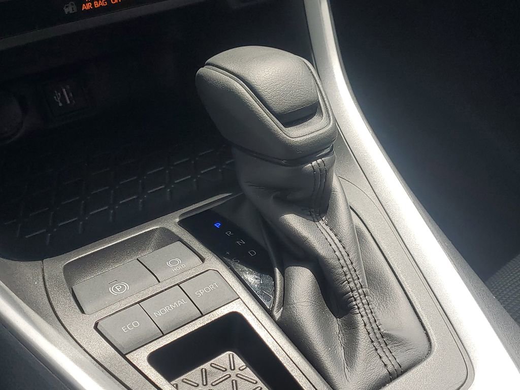 Used 2024 Toyota RAV4 LE image 27