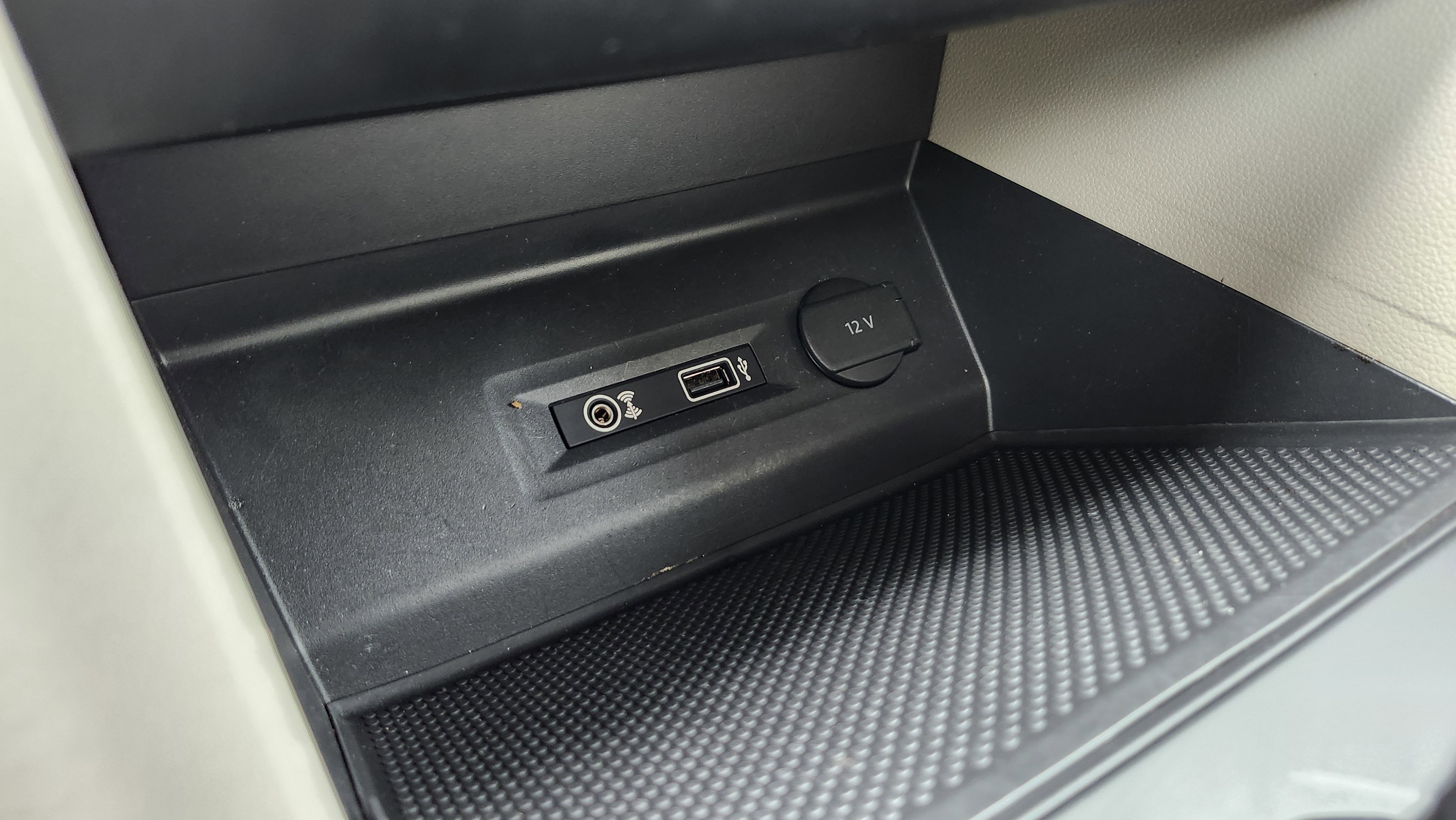 Used 2018 Volkswagen Atlas SE image 29