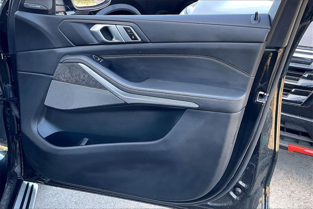 Used 2025 BMW X5 sDrive40i image 24