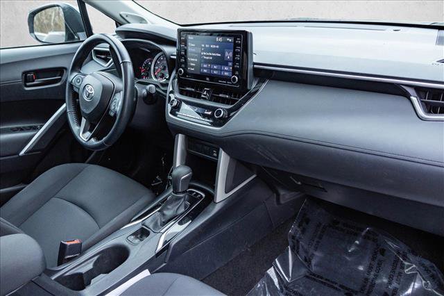 Used 2022 Toyota Corolla Cross LE w/ Moonroof Package image 27