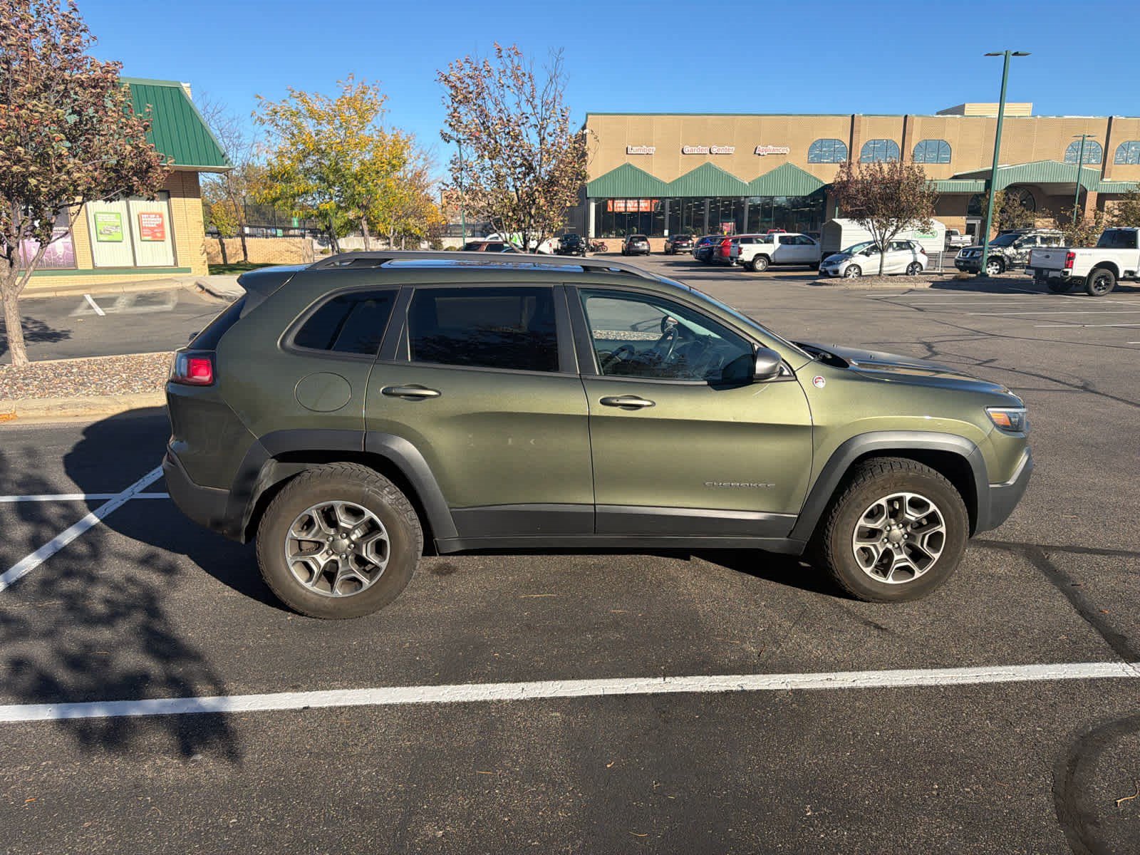 Used 2019 Jeep Cherokee Trailhawk w/ Comfort/Convenience Group AWD/4WD image 10
