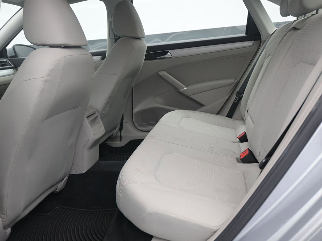 Used 2018 Volkswagen Passat 2.0T S image 13