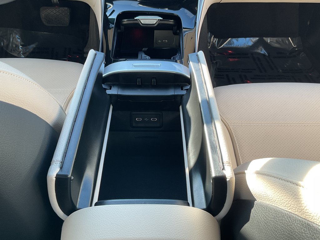 Used 2024 Mercedes-Benz C 300 Sedan image 30