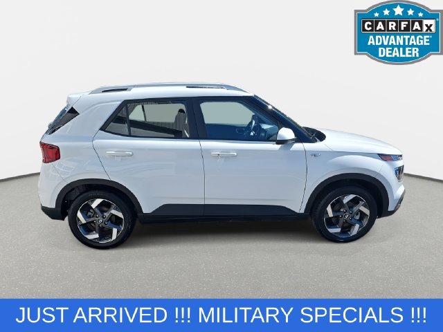 Used 2026 Hyundai Venue SEL FWD image 4