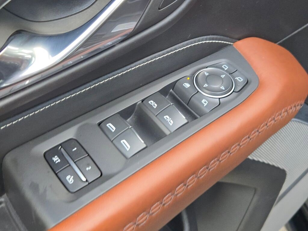 Used 2023 GMC Yukon XL Denali Ultimate image 24