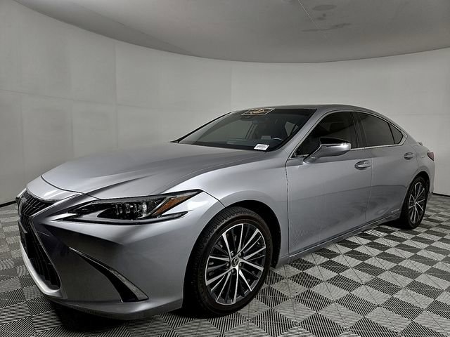 Used 2022 Lexus ES 300h w/ Premium Package image 2