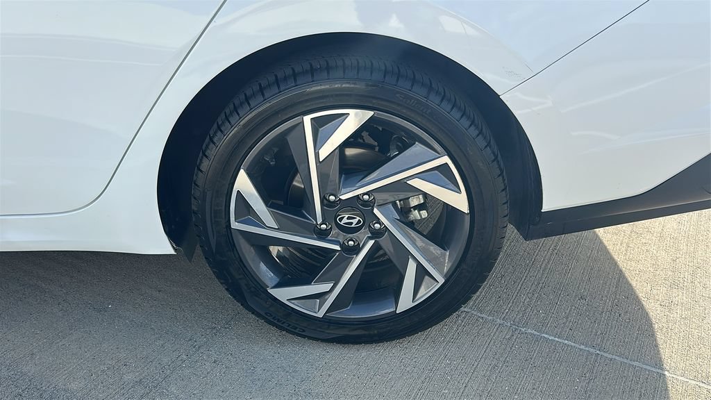 Used 2024 Hyundai Elantra Limited FWD image 19