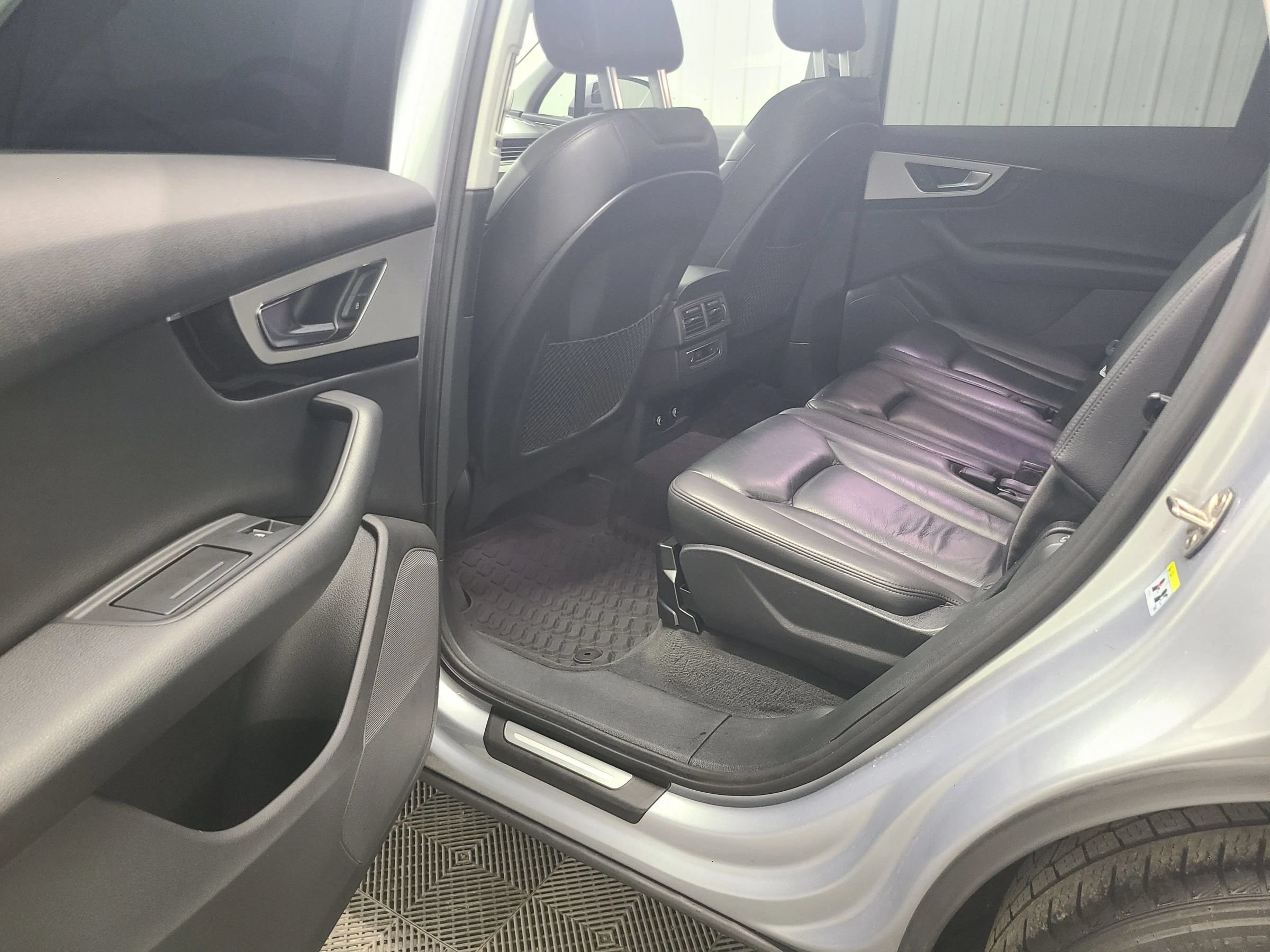 Used 2019 Audi Q7 2.0T Premium w/ Convenience Package AWD/4WD image 37