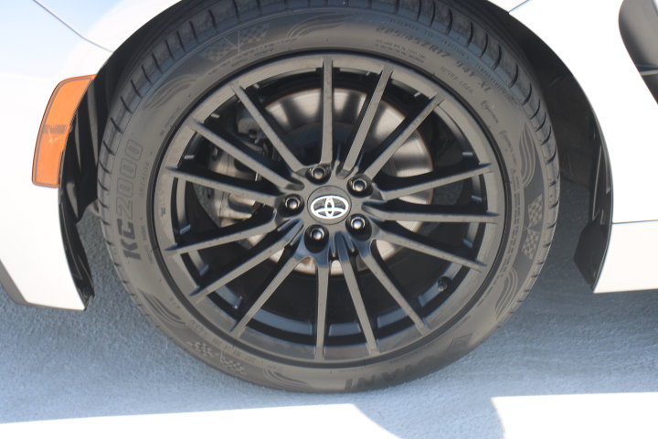 Used 2024 Toyota GR86 Premium RWD image 9
