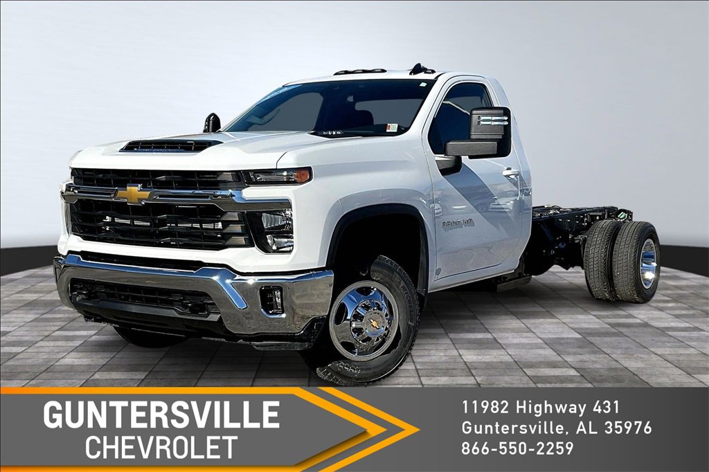 New 2026 Chevrolet Silverado 3500 LT image 1