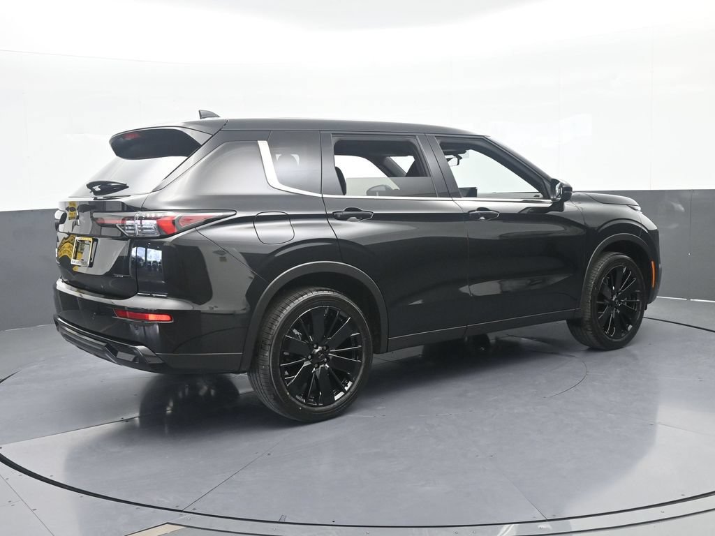 New 2026 Mitsubishi Outlander SE FWD image 6