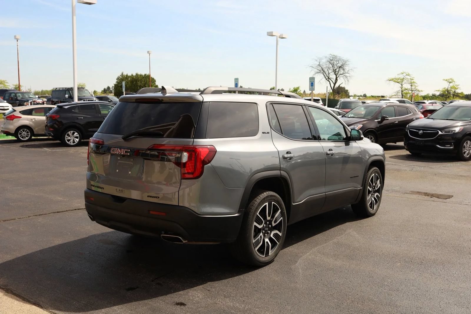Used 2021 GMC Acadia SLE w/ Driver Convenience Package AWD/4WD image 6