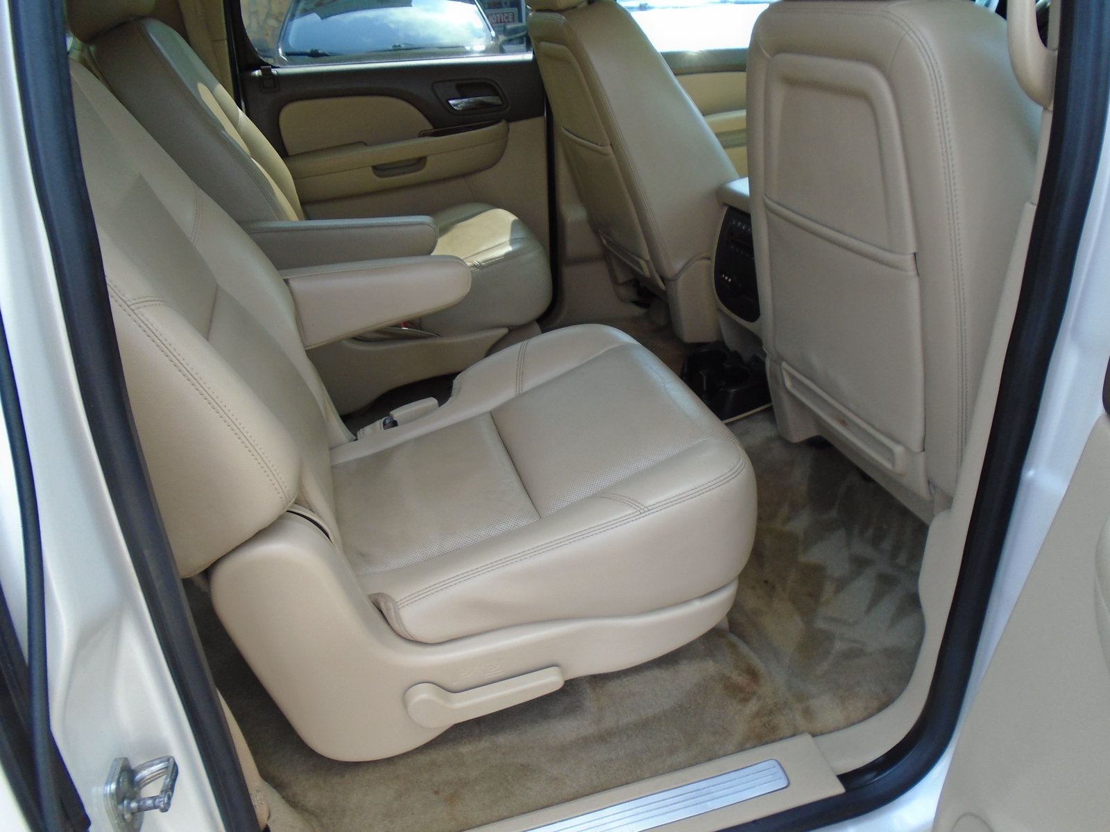 Used 2013 Chevrolet Suburban LTZ AWD/4WD image 10