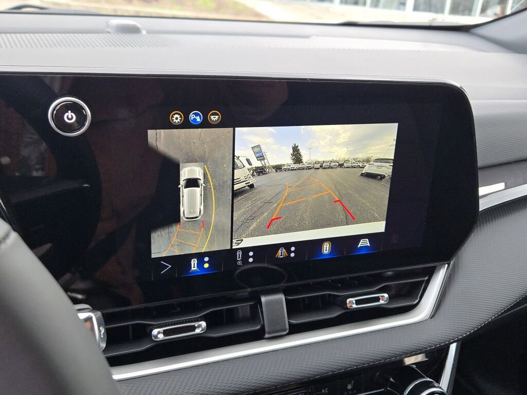 New 2026 Chevrolet Equinox LT w/ Safety and Technology Package AWD/4WD image 25