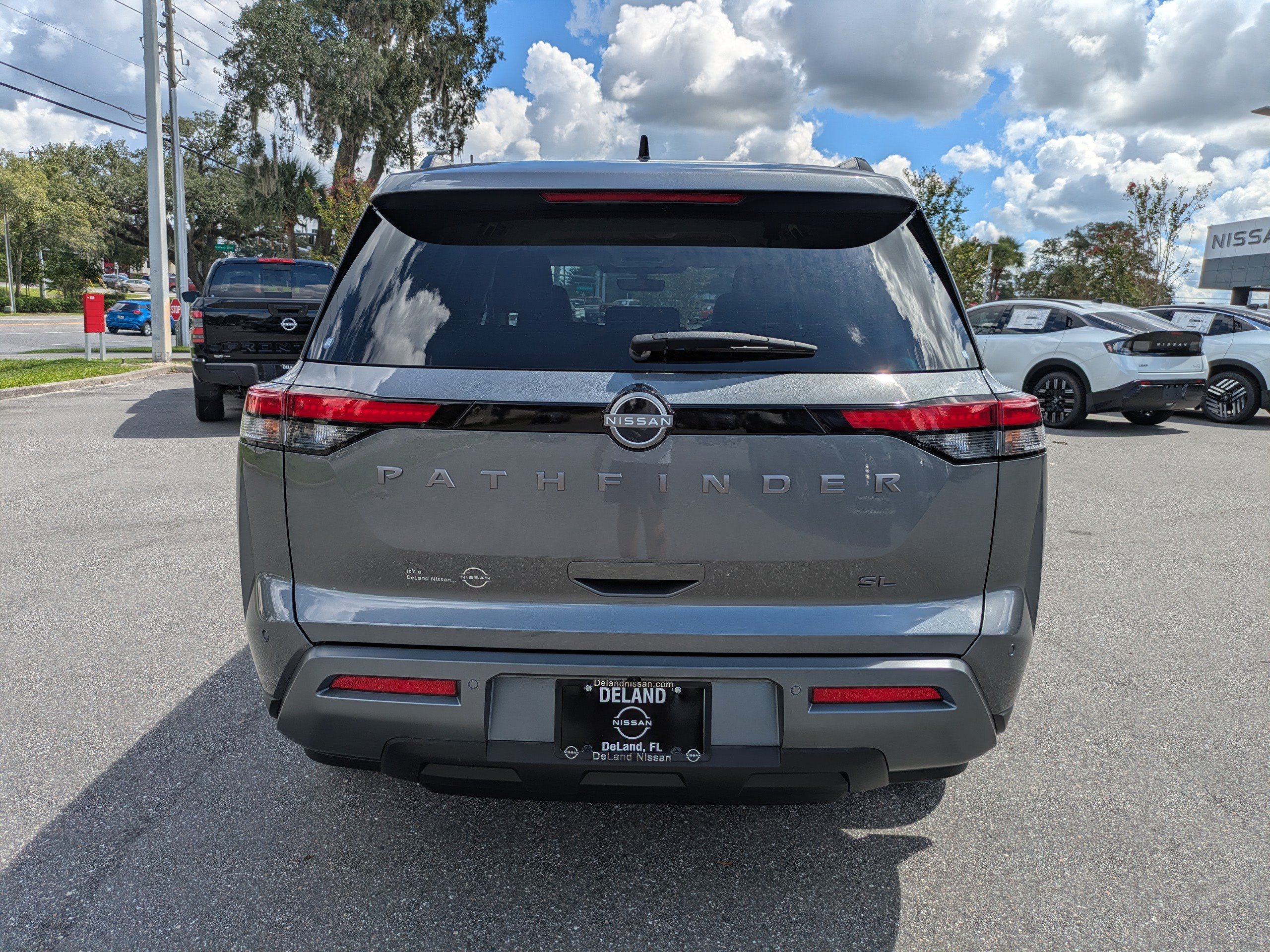 New 2026 Nissan Pathfinder SL FWD image 5