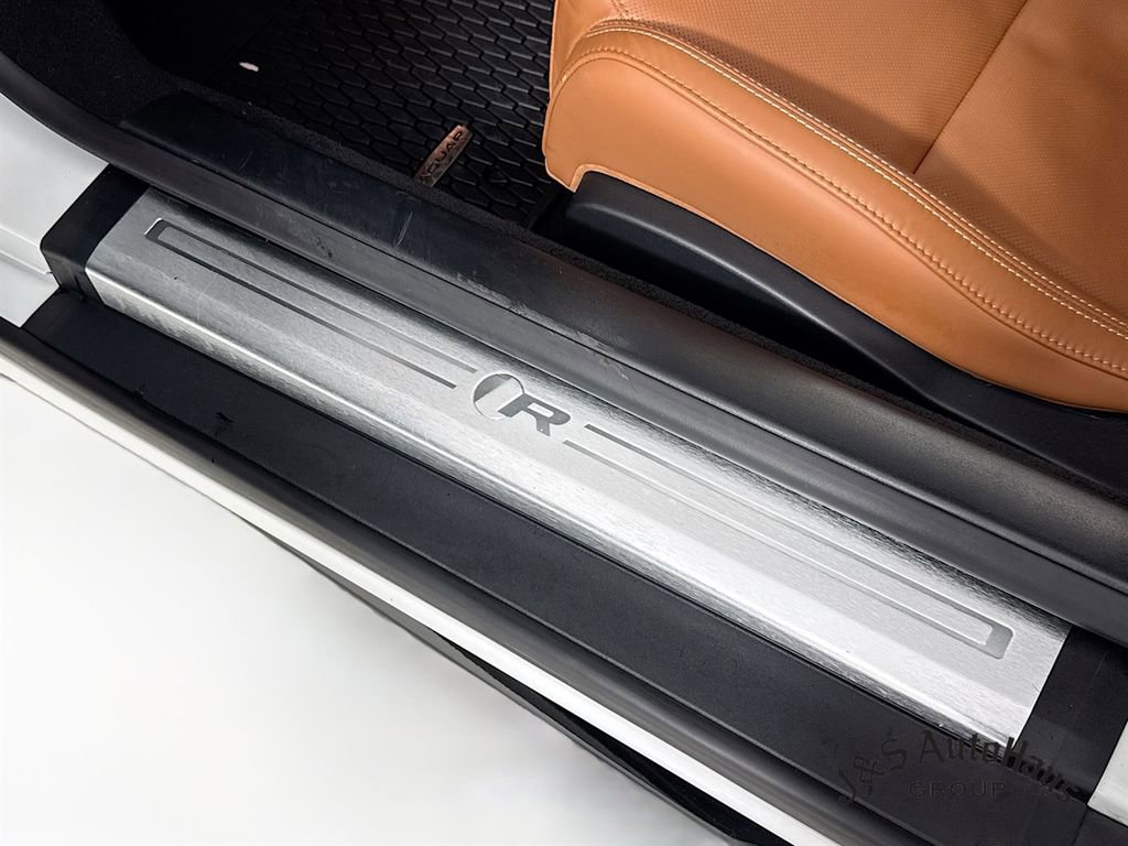 Used 2022 Jaguar F-TYPE R image 27