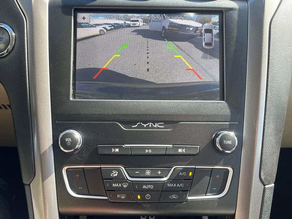 Used 2019 Ford Fusion SE image 12