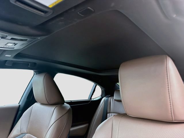 Certified 2022 Lexus ES 350 Ultra Luxury w/ Accessory Package 2 FWD image 26