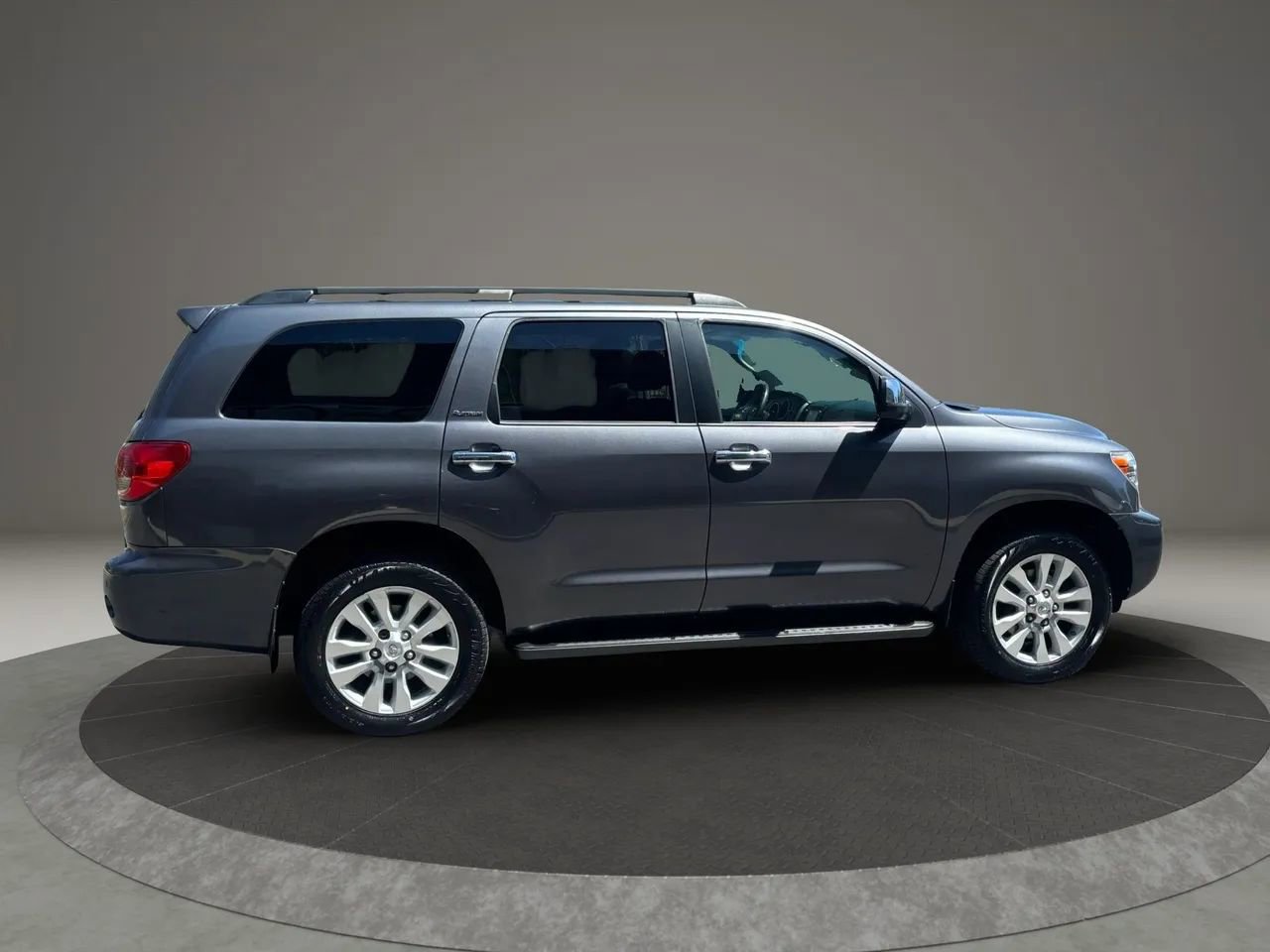 Used 2014 Toyota Sequoia Platinum AWD/4WD image 5