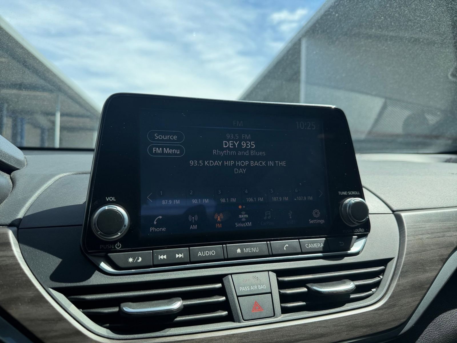 Used 2025 Nissan Altima 2.5 SV FWD image 20