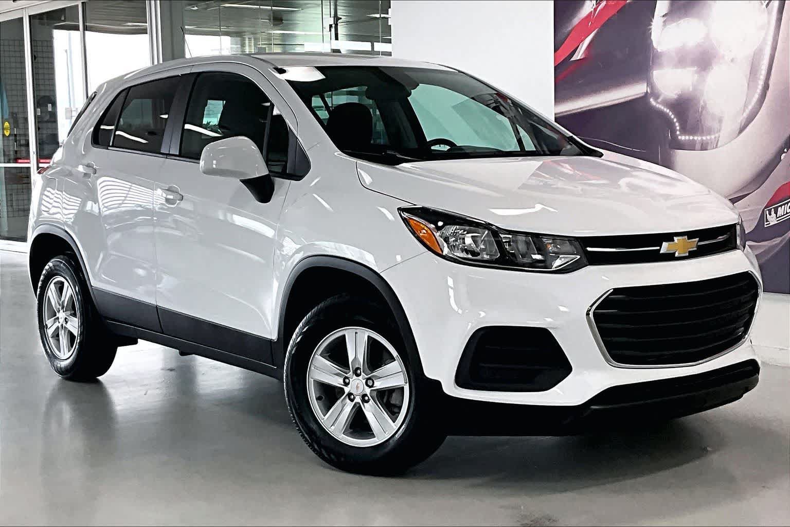 Used 2022 Chevrolet Trax LS w/ Tint and Cruise Package AWD/4WD image 20