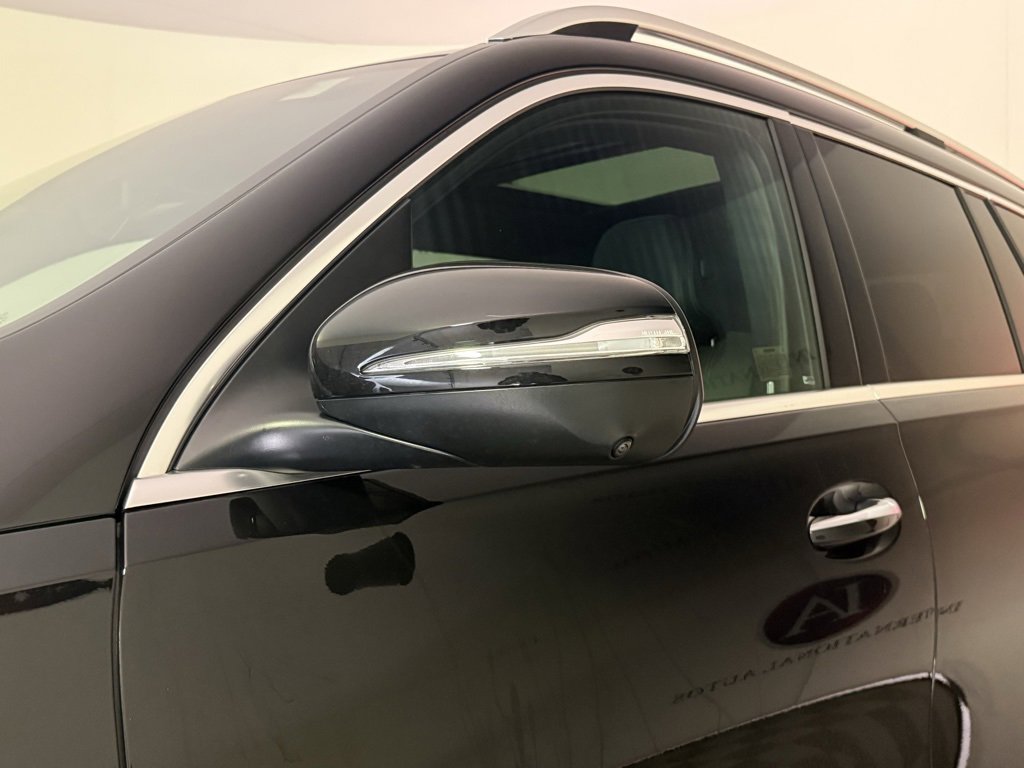 Used 2025 Mercedes-Benz GLS 450 4MATIC image 11