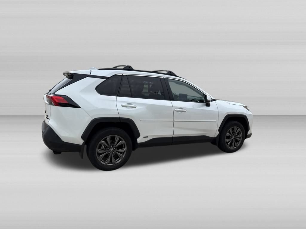 Used 2023 Toyota RAV4 XLE Premium AWD/4WD image 5