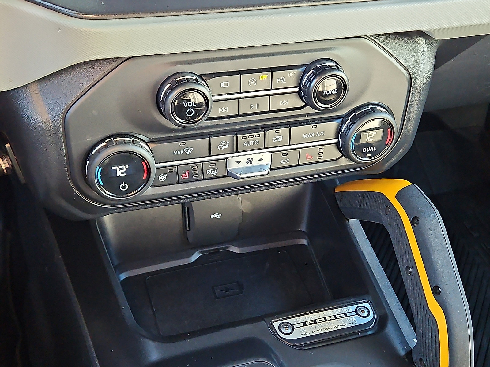 Used 2021 Ford Bronco Badlands image 16