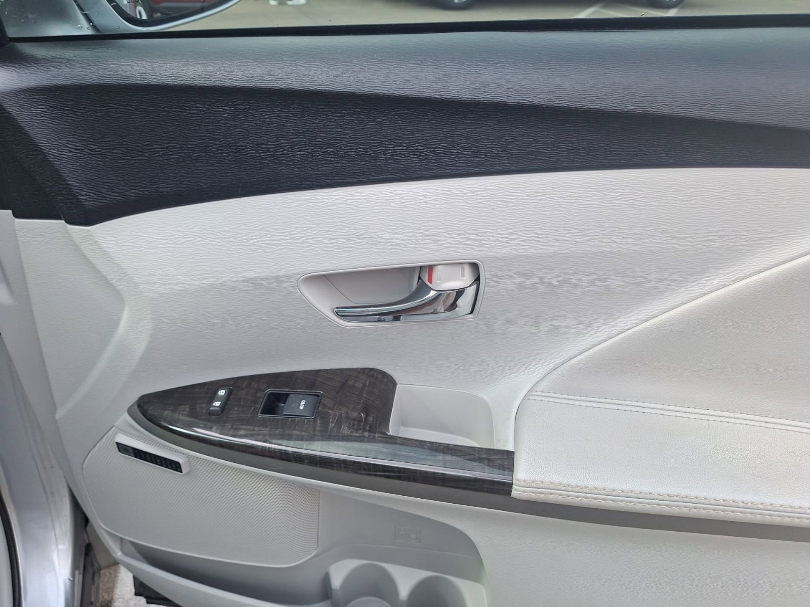 Used 2015 Toyota Venza XLE w/ XLE Premium Package image 36