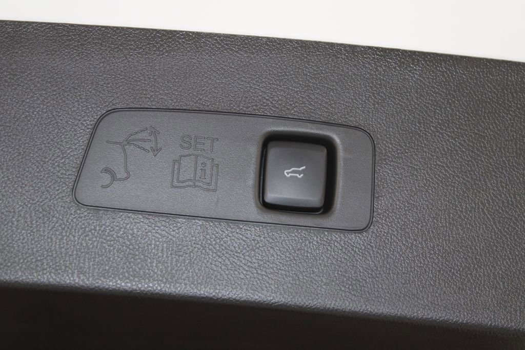 New 2026 Lincoln Corsair Premiere image 16