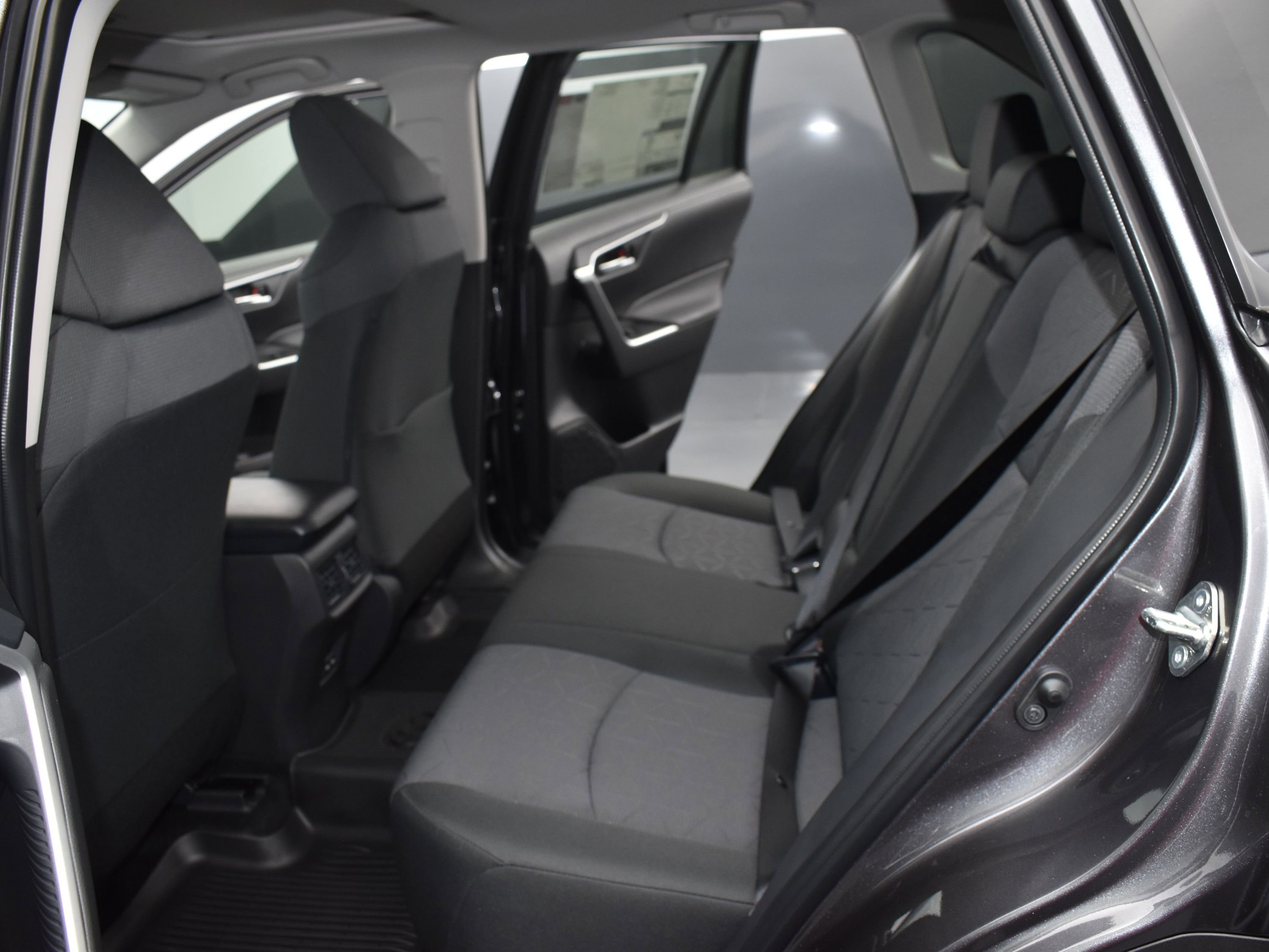 Used 2025 Toyota RAV4 XLE w/ Convenience Package image 13