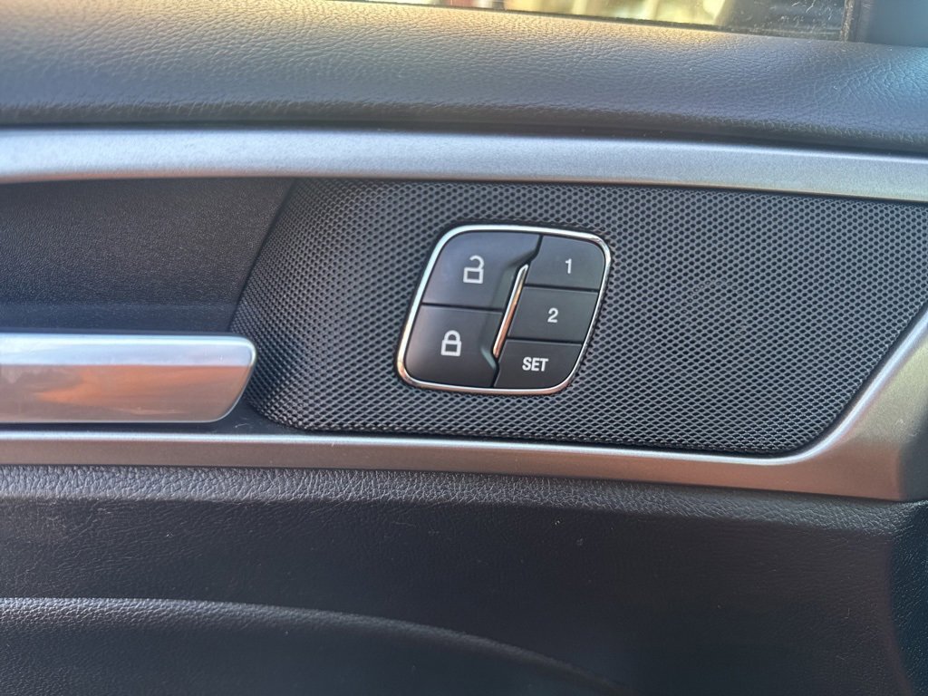 Used 2019 Ford Fusion SEL image 35